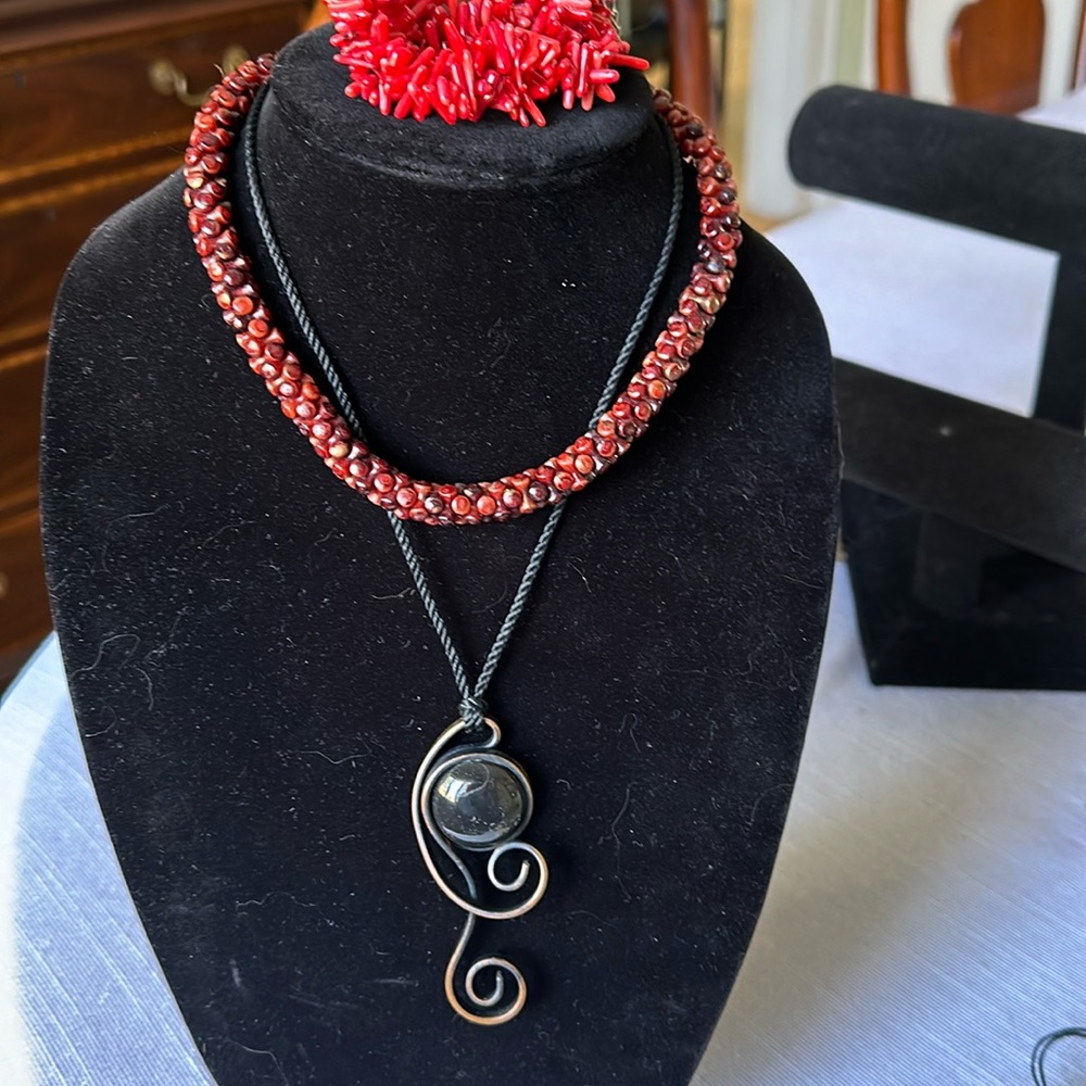 Lot of jewelry. Natural stones and metal.